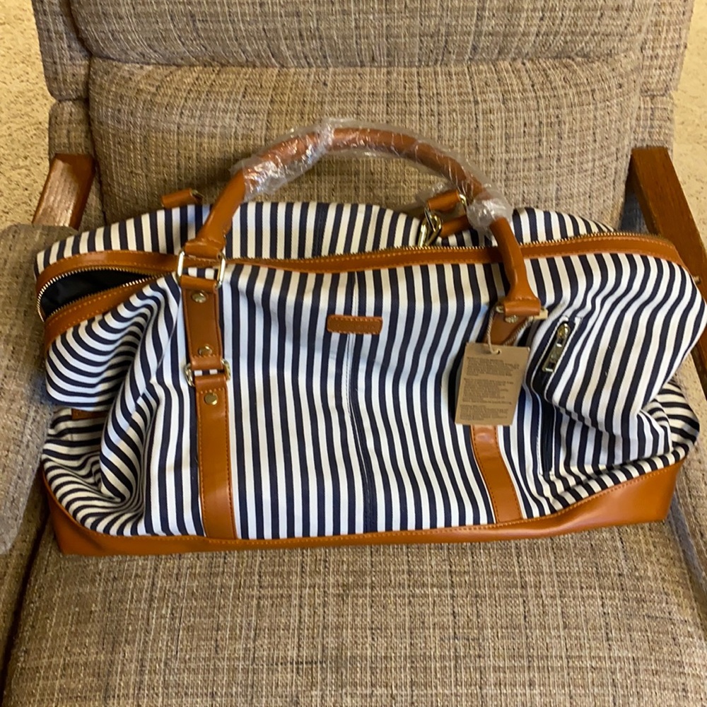 Nwt weekend Getaway  Bag